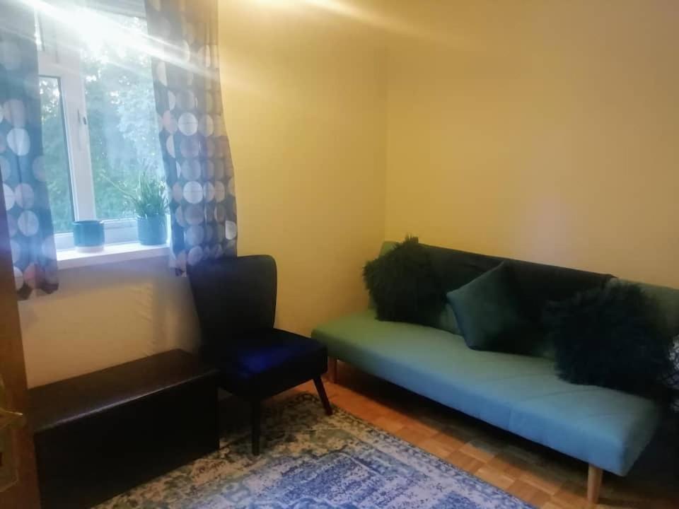 Single Bedroom In A Cozy Maisonette - Bushey Εξωτερικό φωτογραφία