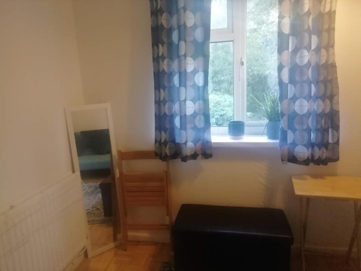 Single Bedroom In A Cozy Maisonette - Bushey Εξωτερικό φωτογραφία