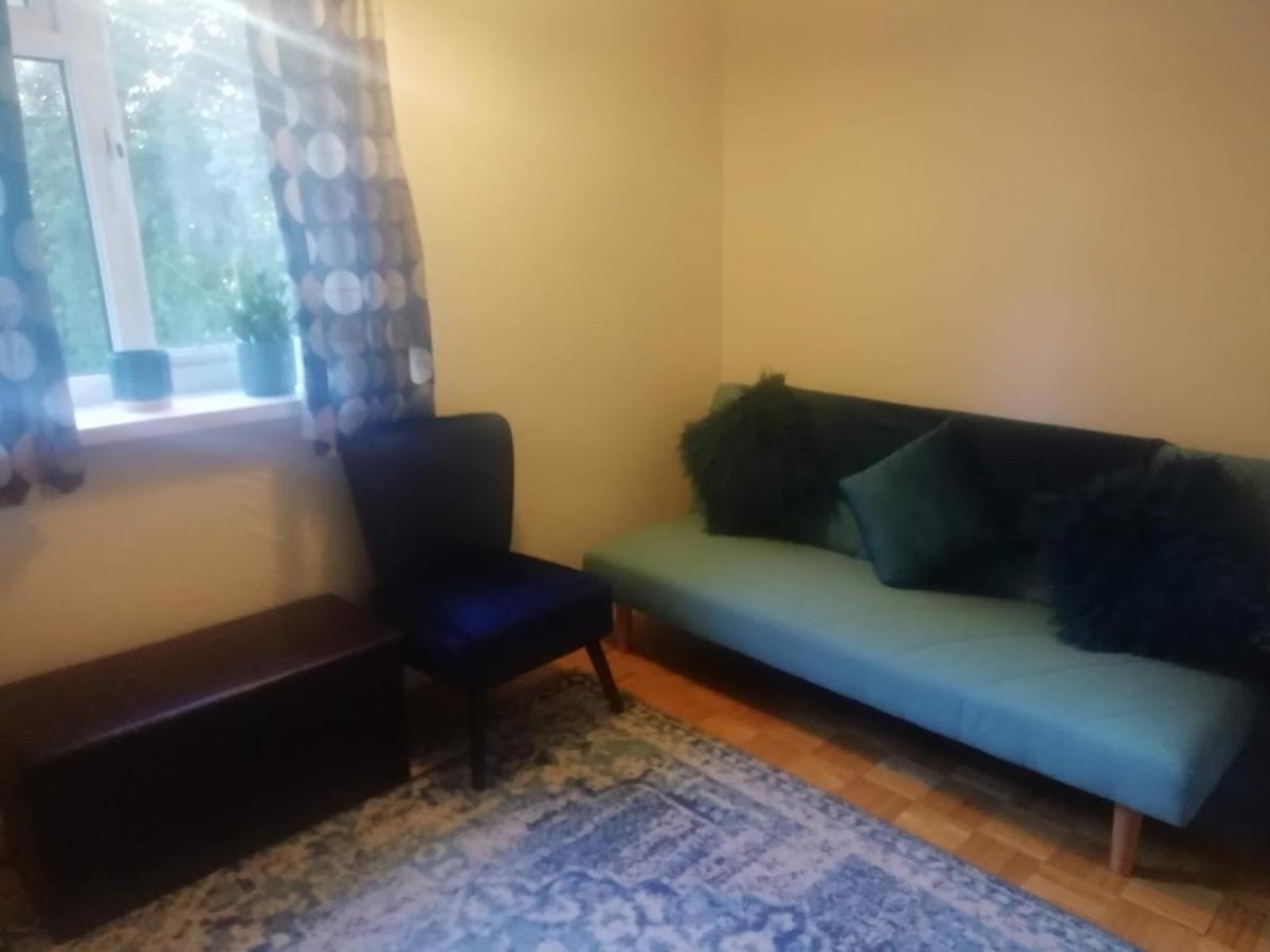 Single Bedroom In A Cozy Maisonette - Bushey Εξωτερικό φωτογραφία